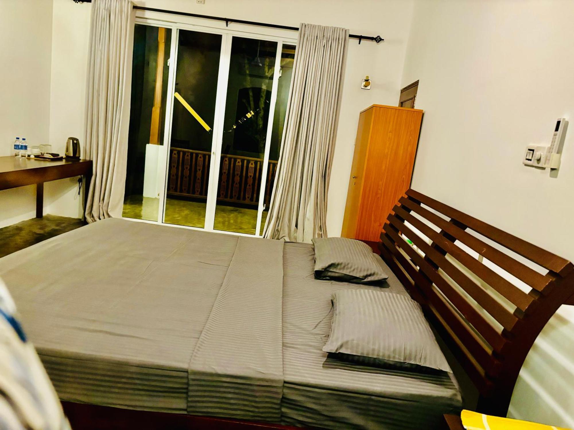 Blue Fox Hikkaduwa Hotel Exterior foto
