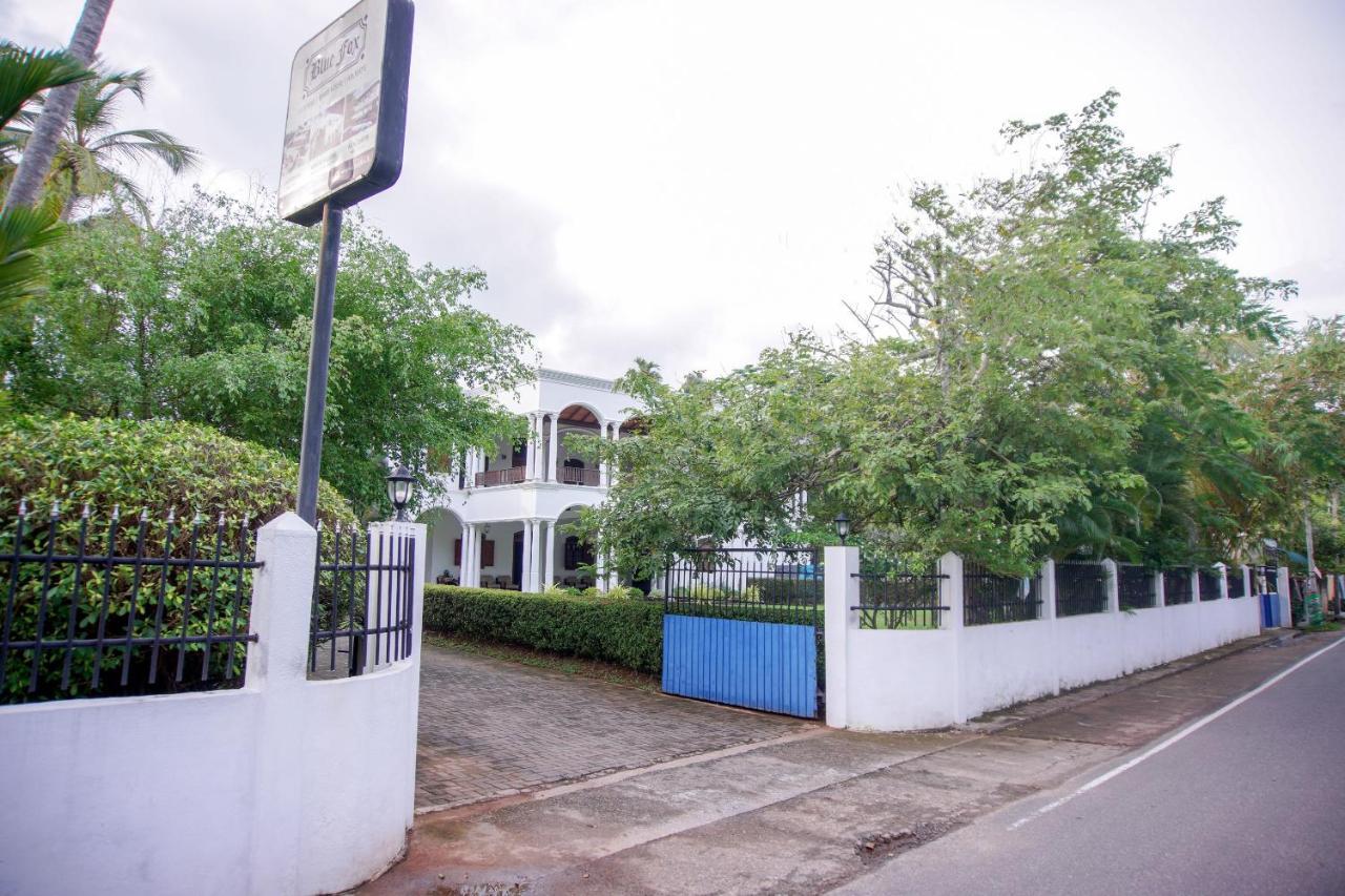 Blue Fox Hikkaduwa Hotel Exterior foto